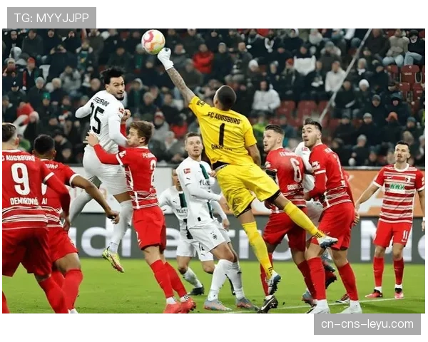 奥格斯堡逼平勒沃库森，密集防守与快速长传战术奏效